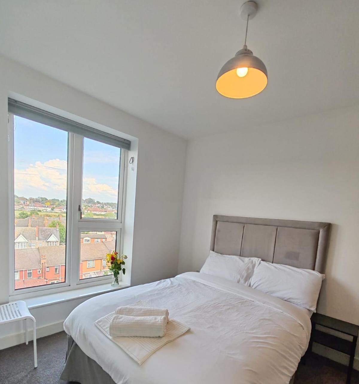 Проживание в семье Sudbury Hill
